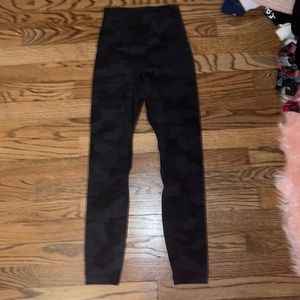 Black camo Lululemon leggings, size 0, 25”